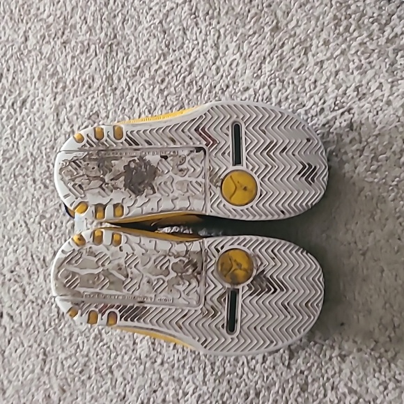 Black yellow and blue 6c Jordans - Picture 4 of 4